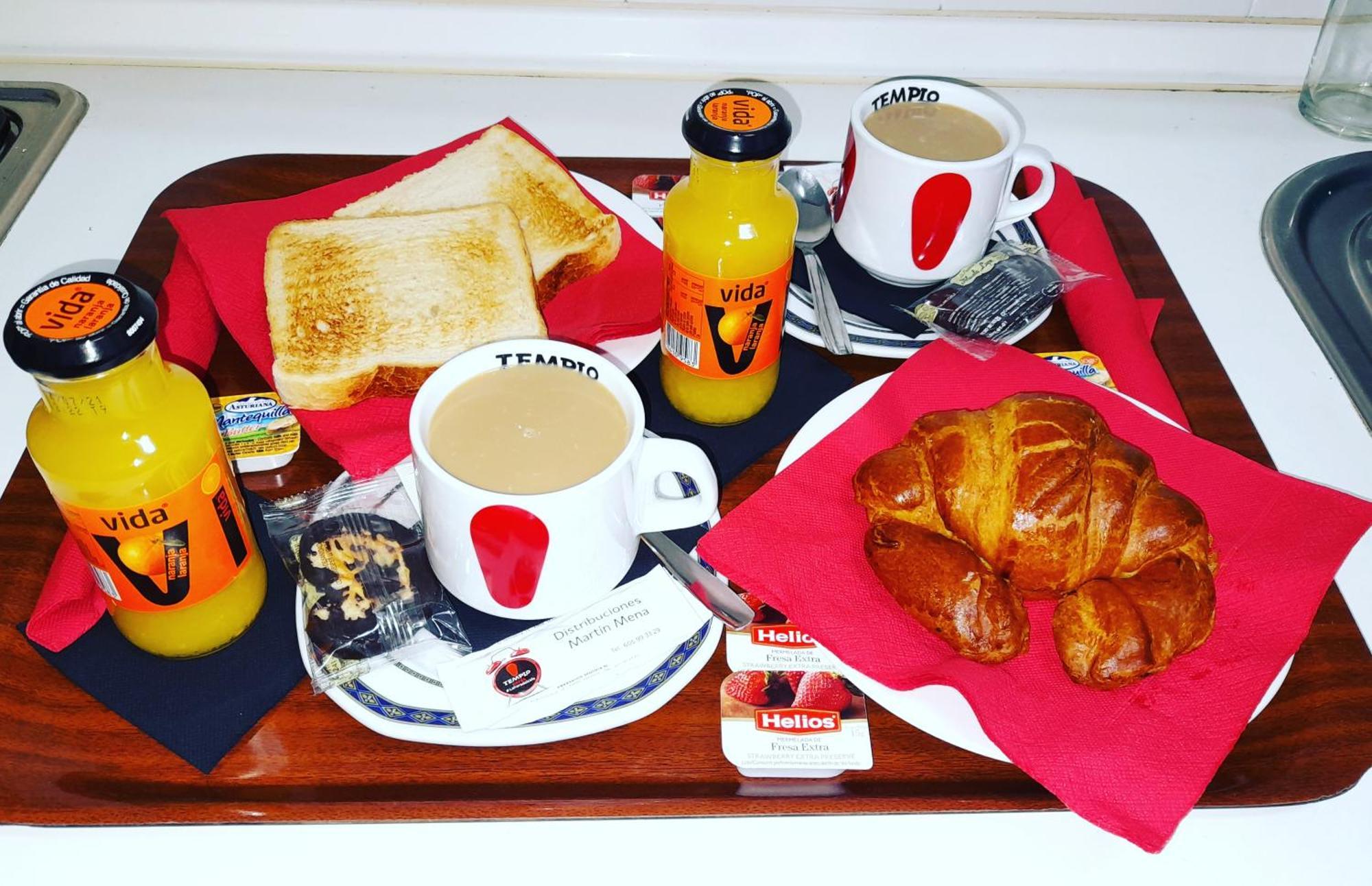 Hostal Dona Maria Valdemoro Zewnętrze zdjęcie
