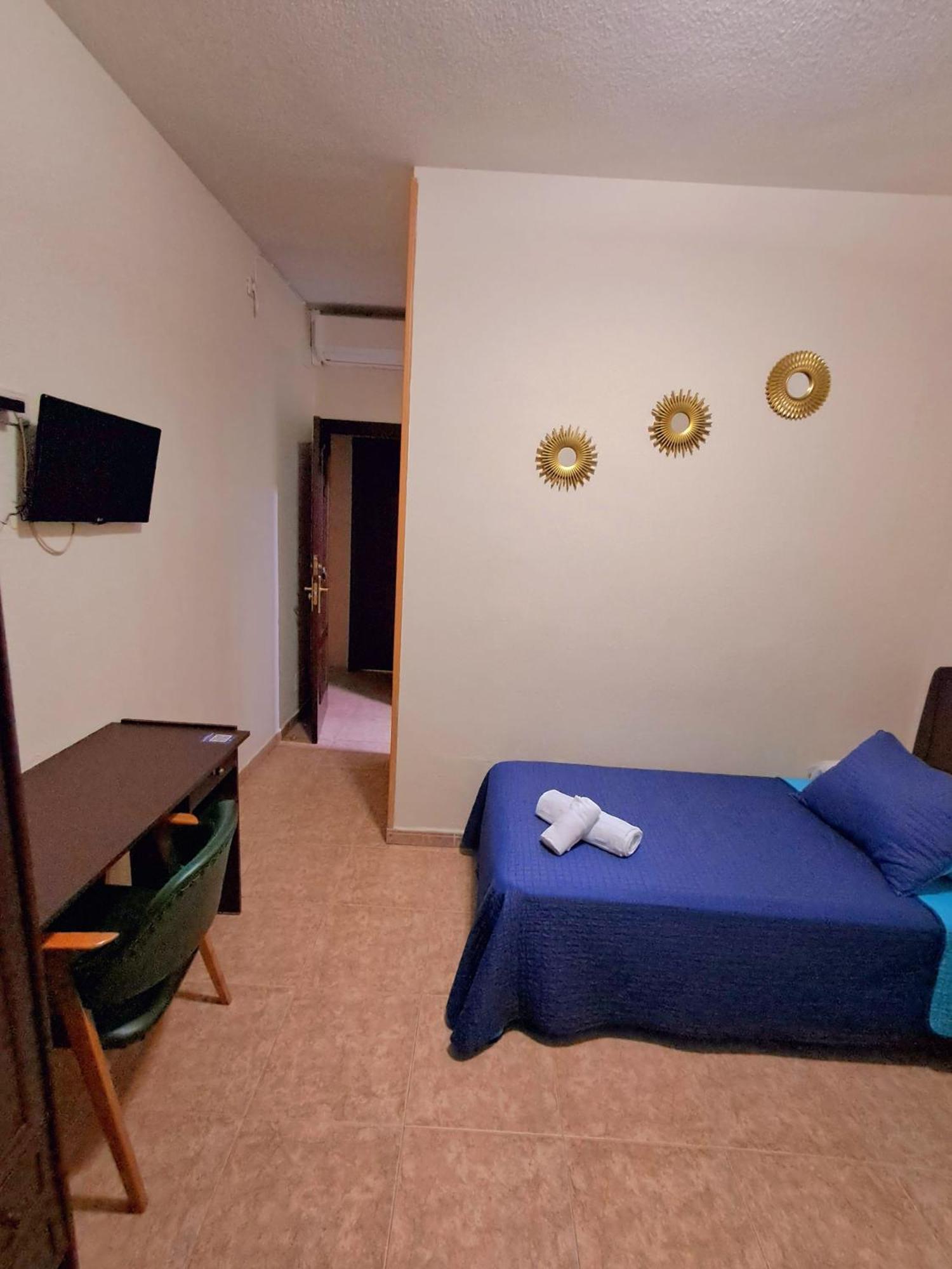 Hostal Dona Maria Valdemoro Zewnętrze zdjęcie