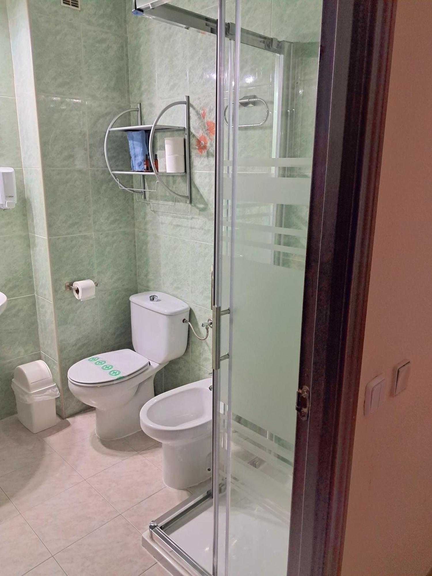 Hostal Dona Maria Valdemoro Zewnętrze zdjęcie