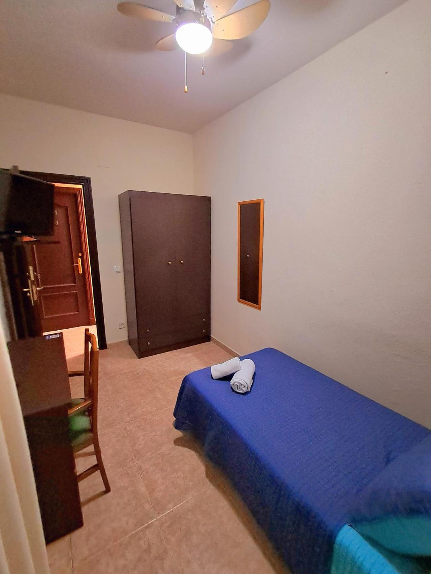 Hostal Dona Maria Valdemoro Zewnętrze zdjęcie