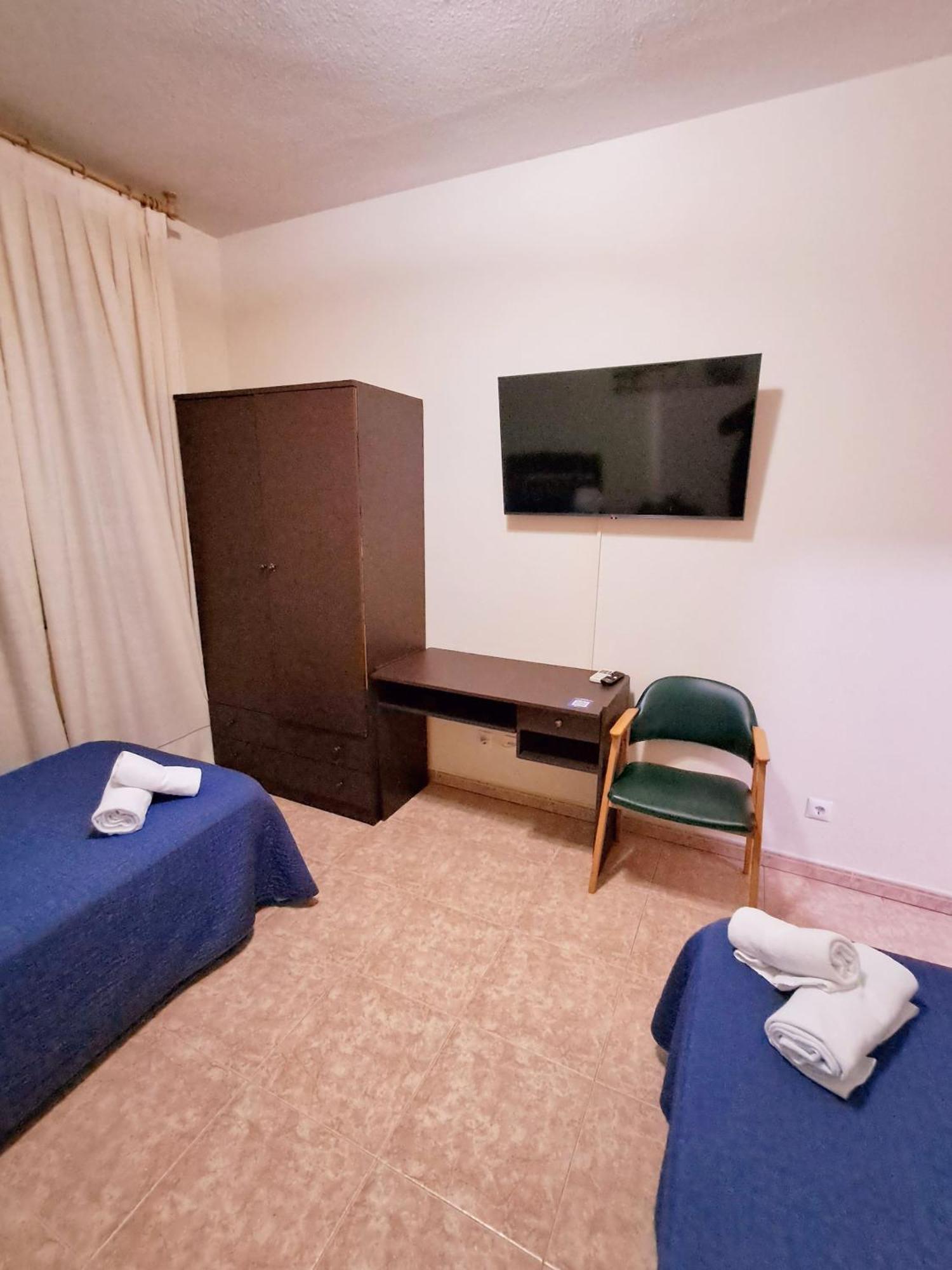 Hostal Dona Maria Valdemoro Zewnętrze zdjęcie