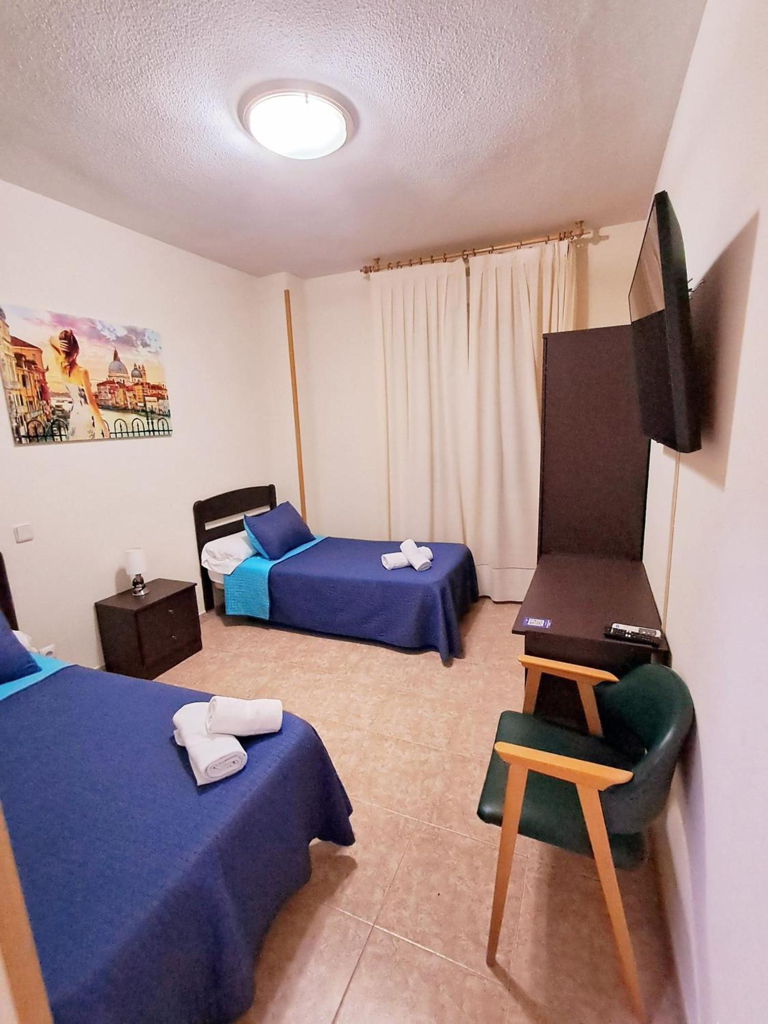 Hostal Dona Maria Valdemoro Zewnętrze zdjęcie
